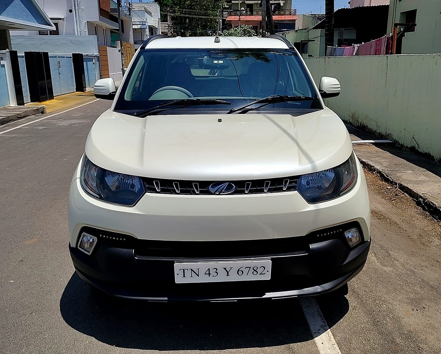 Mahindra KUV 100