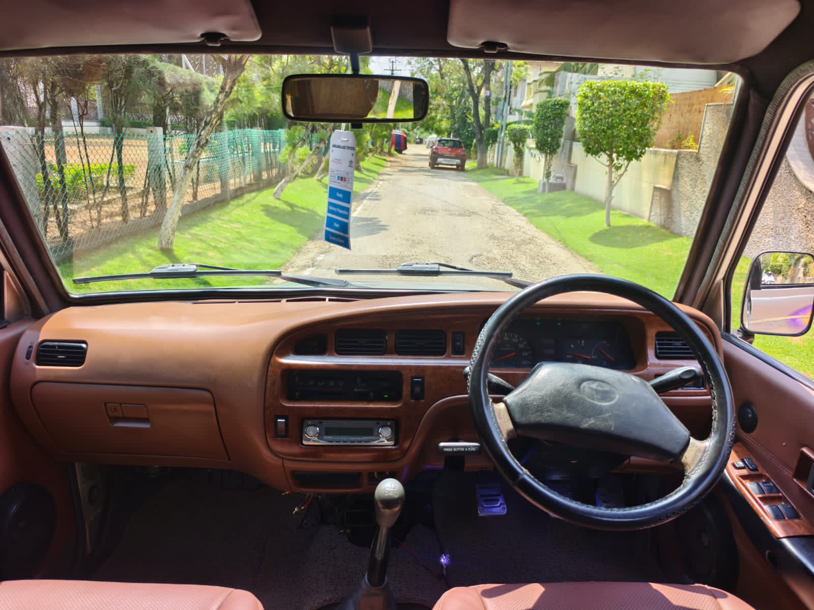 Toyota Qualis - Image 4