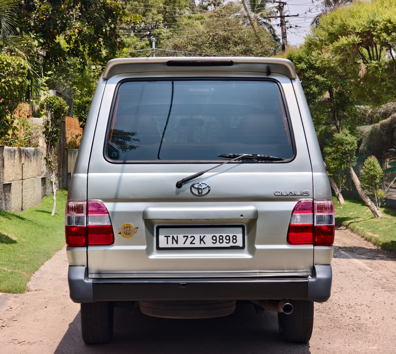 Toyota Qualis - Image 10