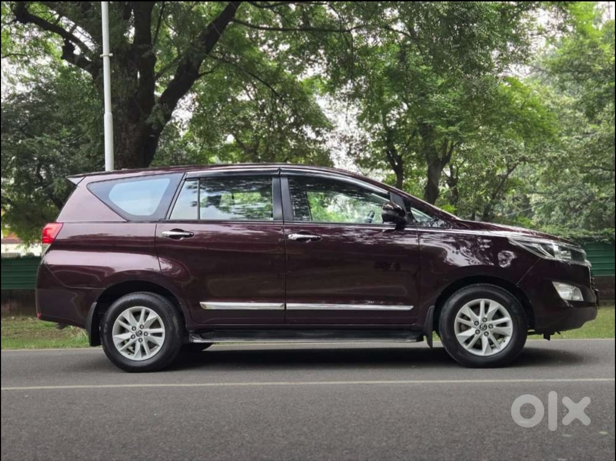 Toyota Innova Crysta - Image 2