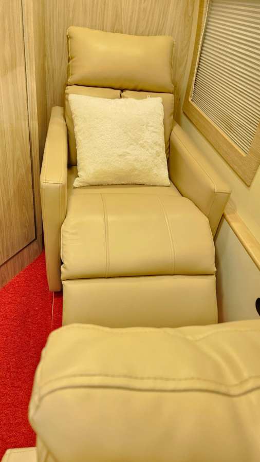 Force Tempo traveller - Image 16