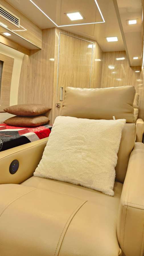 Force Tempo traveller - Image 12