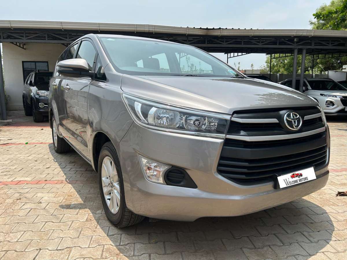 Toyota Innova - Image 2