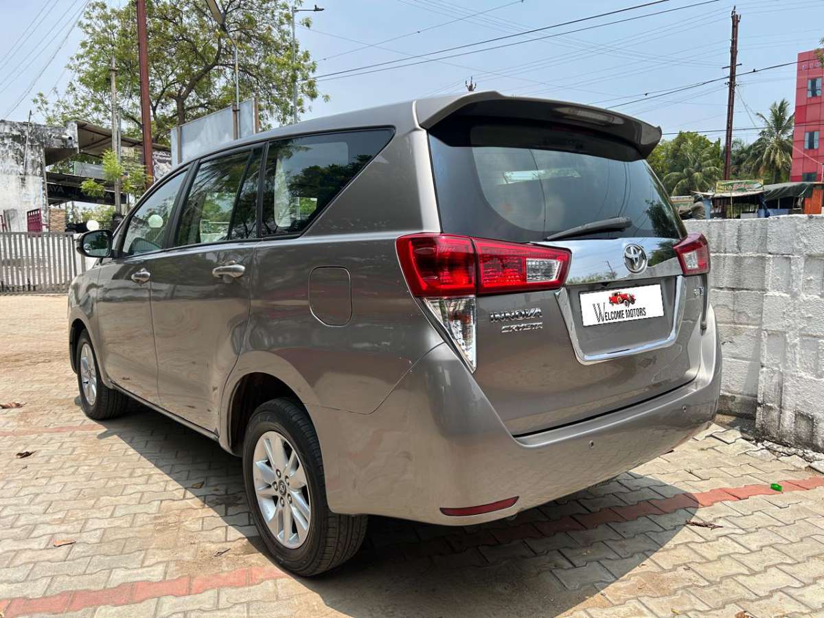 Toyota Innova - Image 5