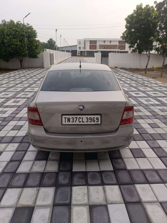 Skoda Rapid - Image 2