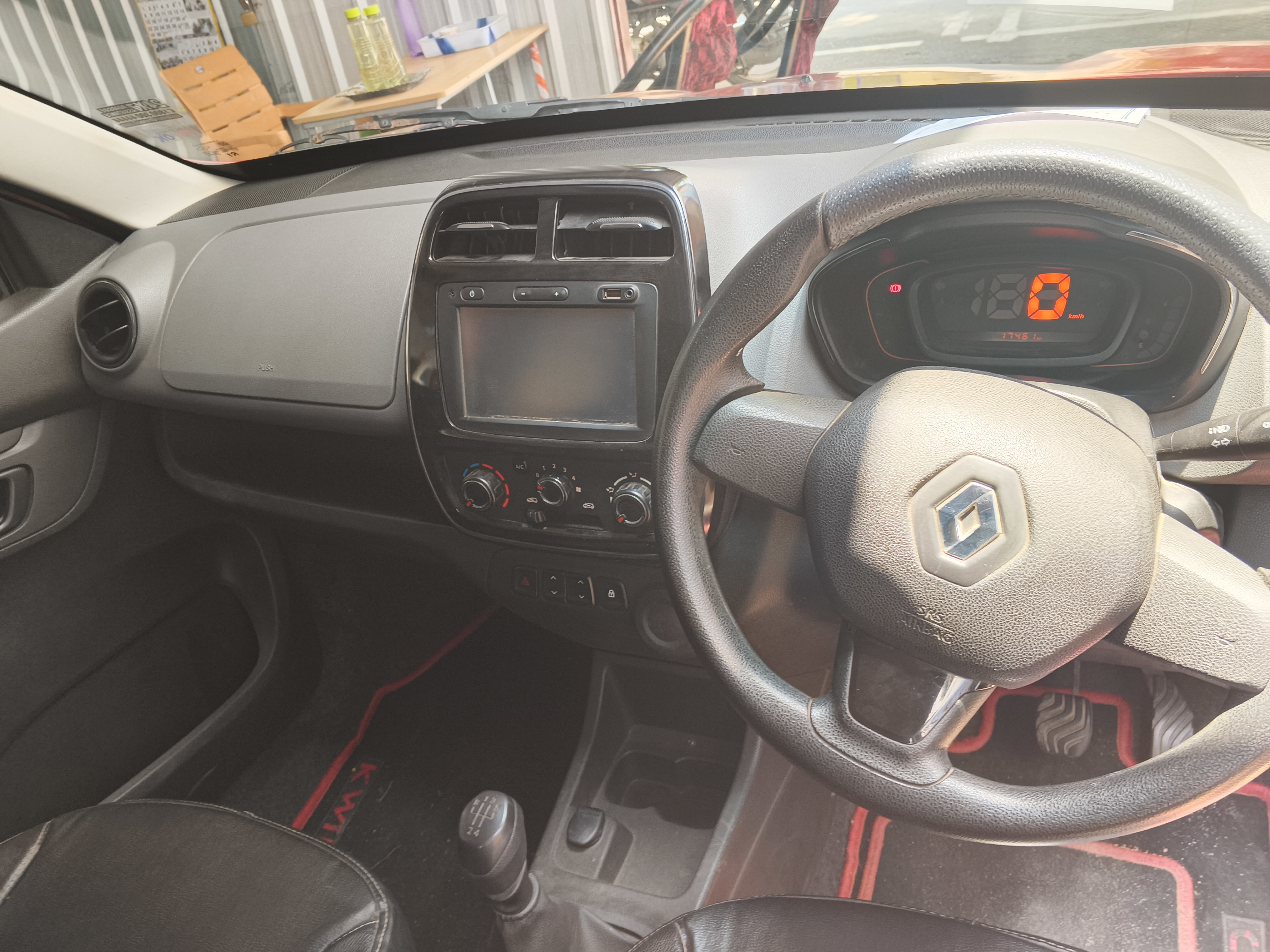 Renault Kwid - Image 2