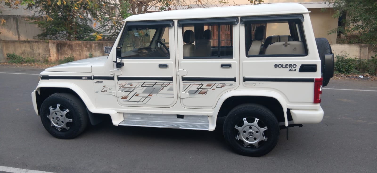 Mahindra Bolero - Image 4