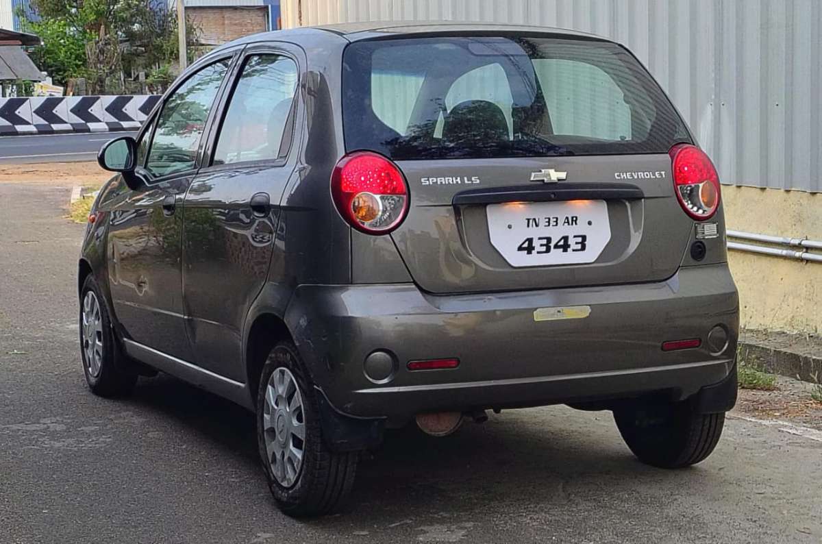 Chevrolet Spark - Image 10