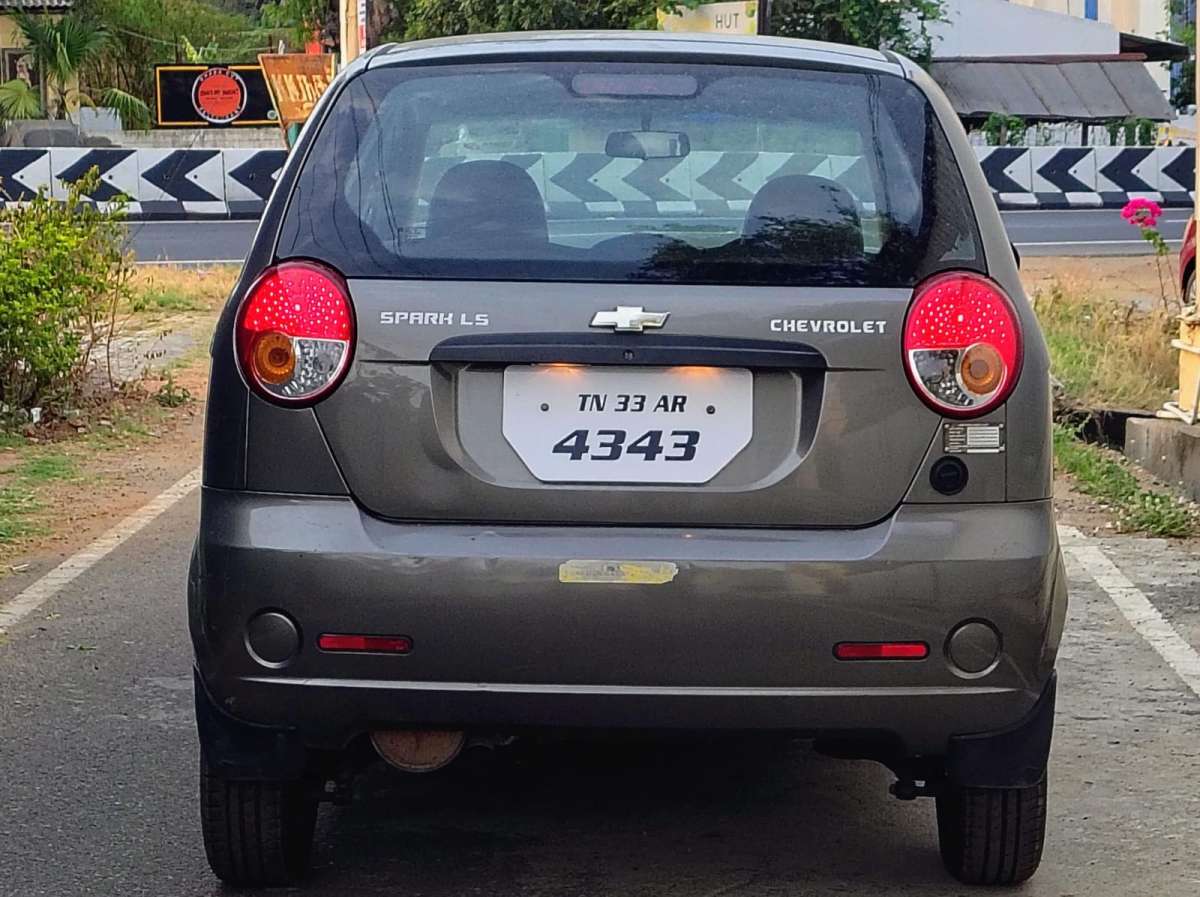 Chevrolet Spark - Image 11