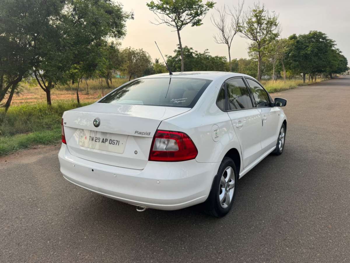 Skoda Rapid - Image 8