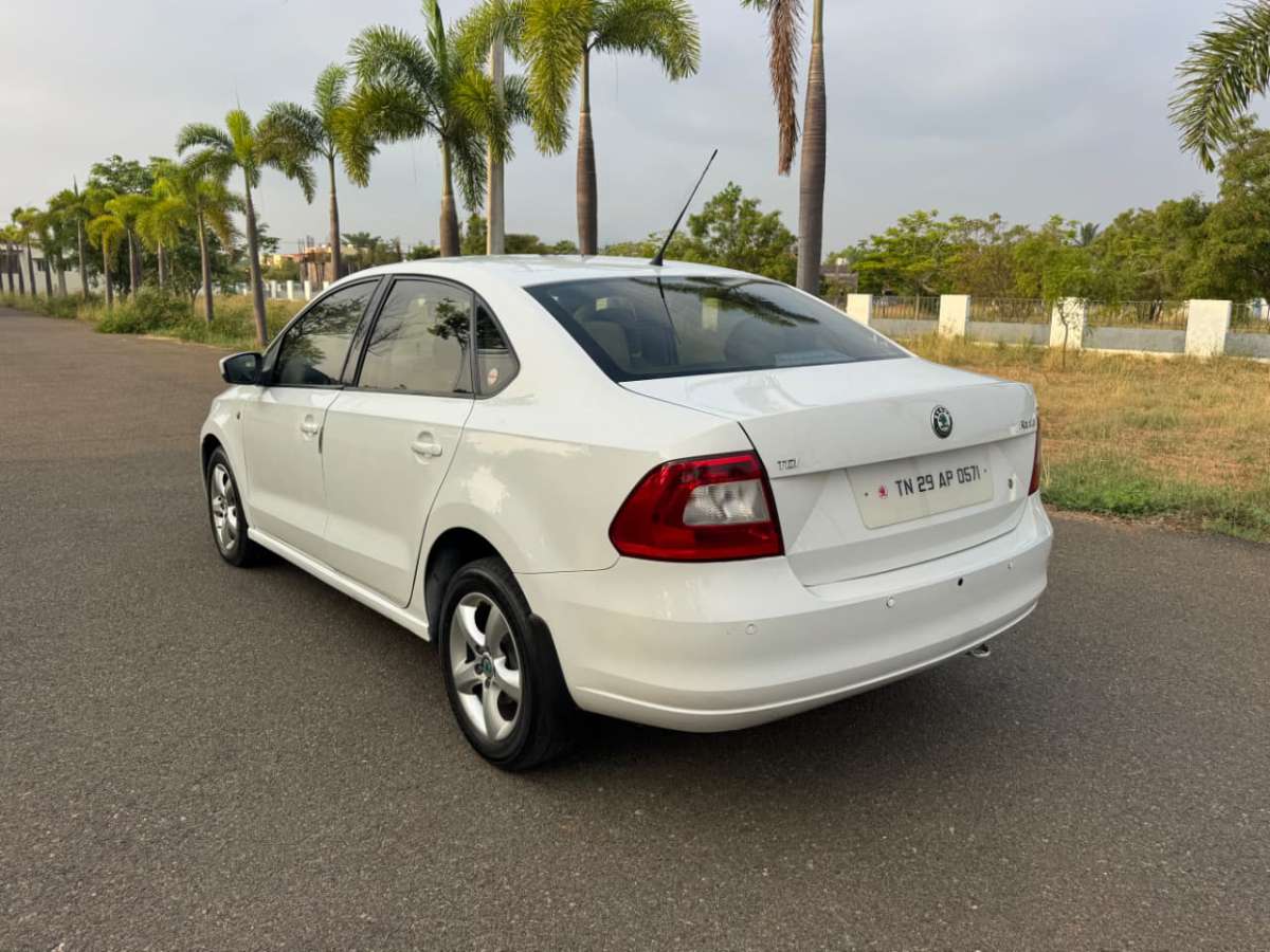 Skoda Rapid - Image 9
