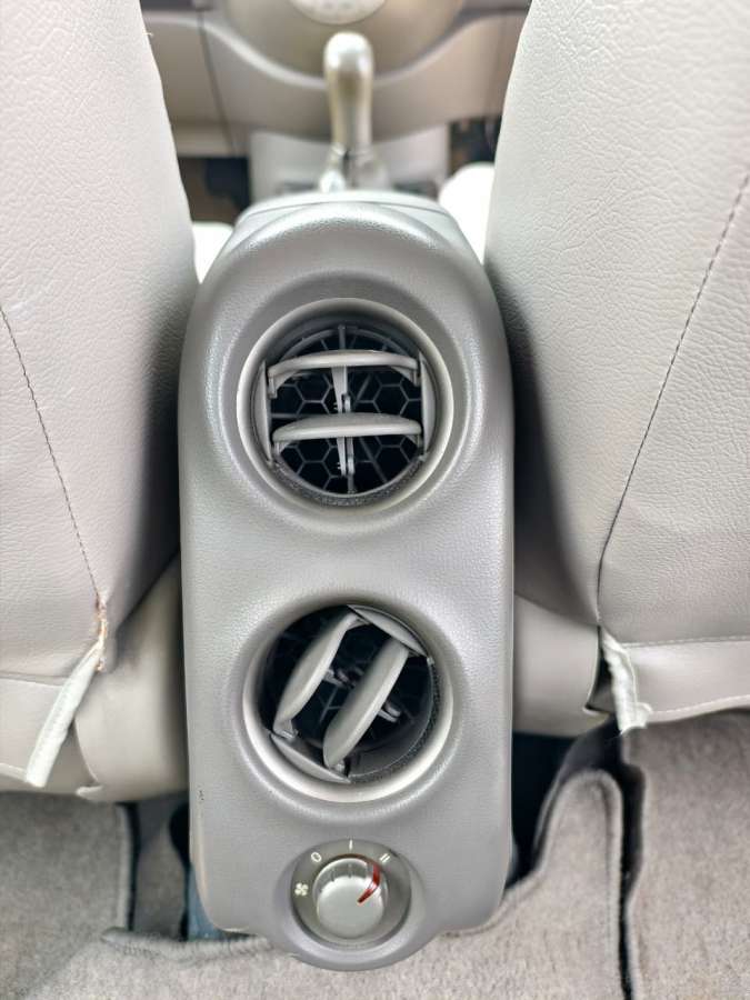 Nissan Sunny - Image 15