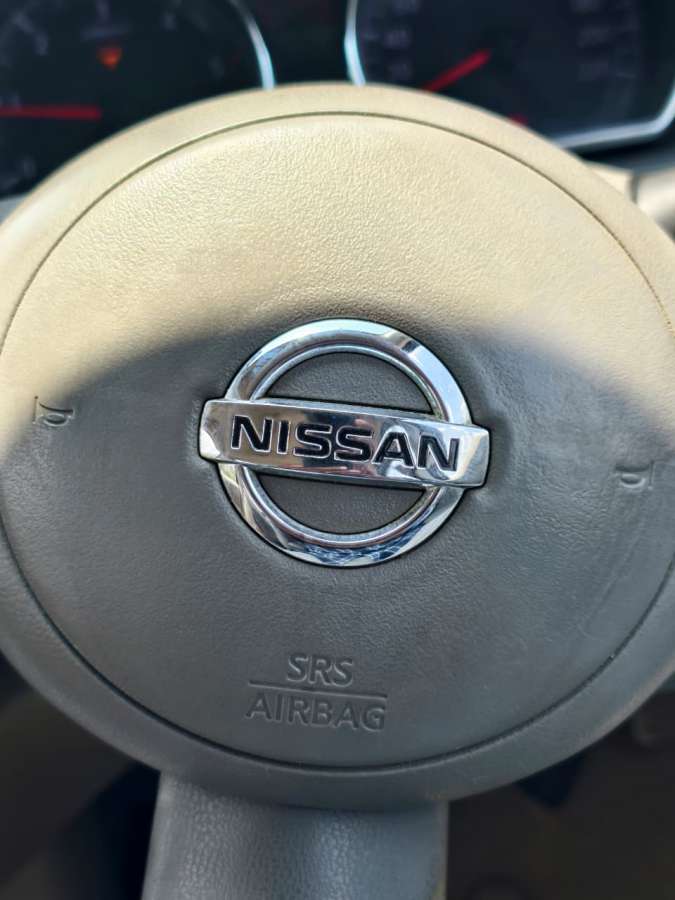 Nissan Sunny - Image 10