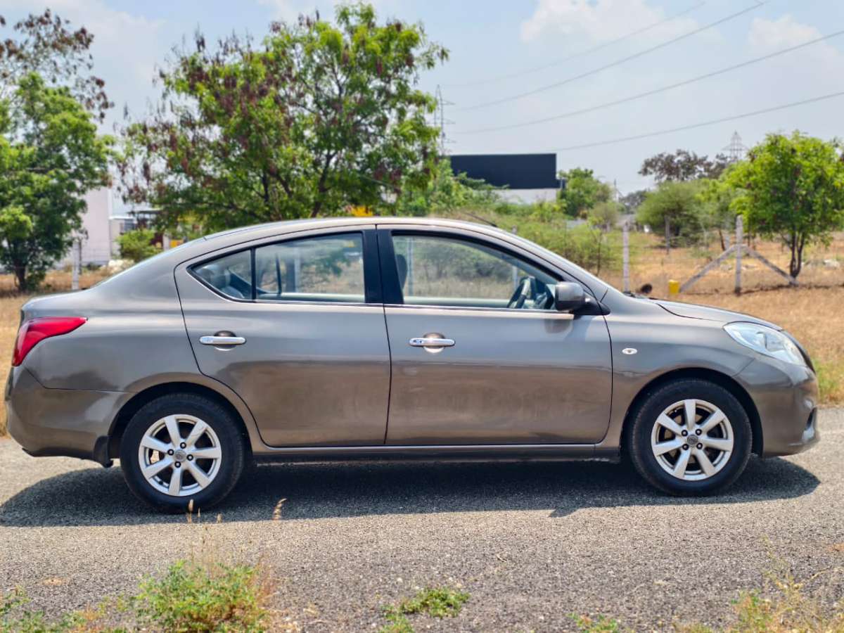 Nissan Sunny - Image 3