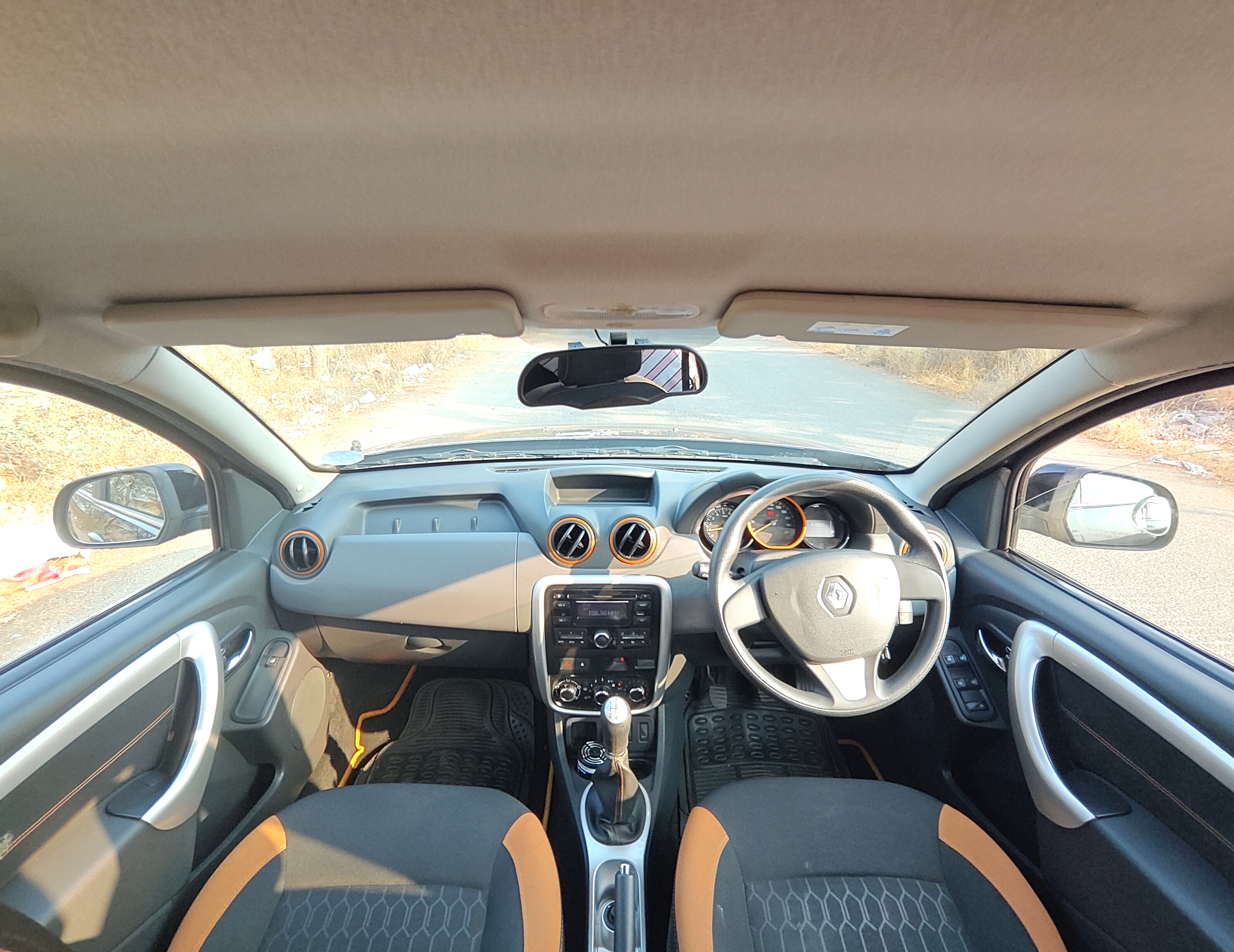 Renault Duster - Image 9