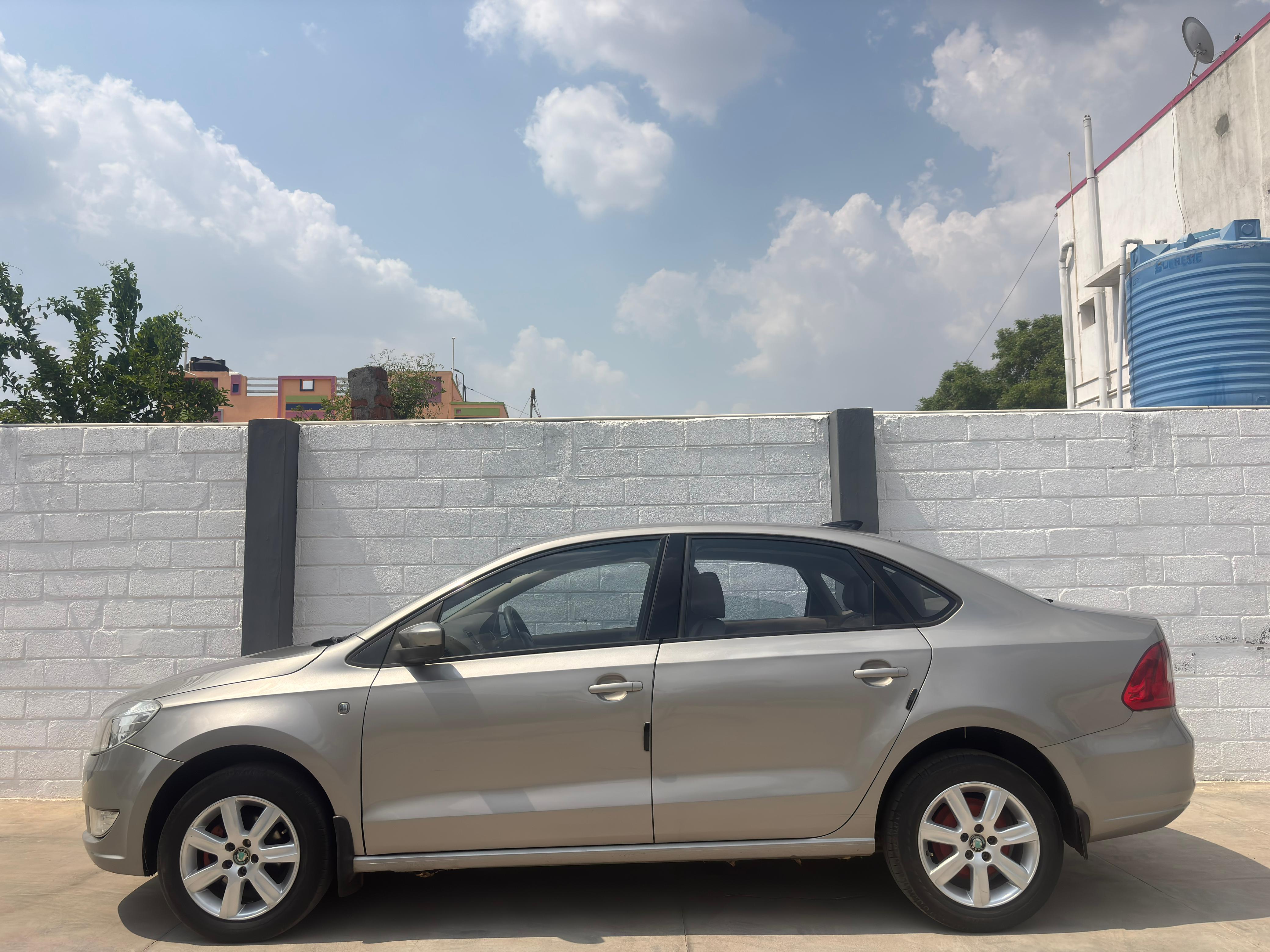 Skoda Rapid - Image 4