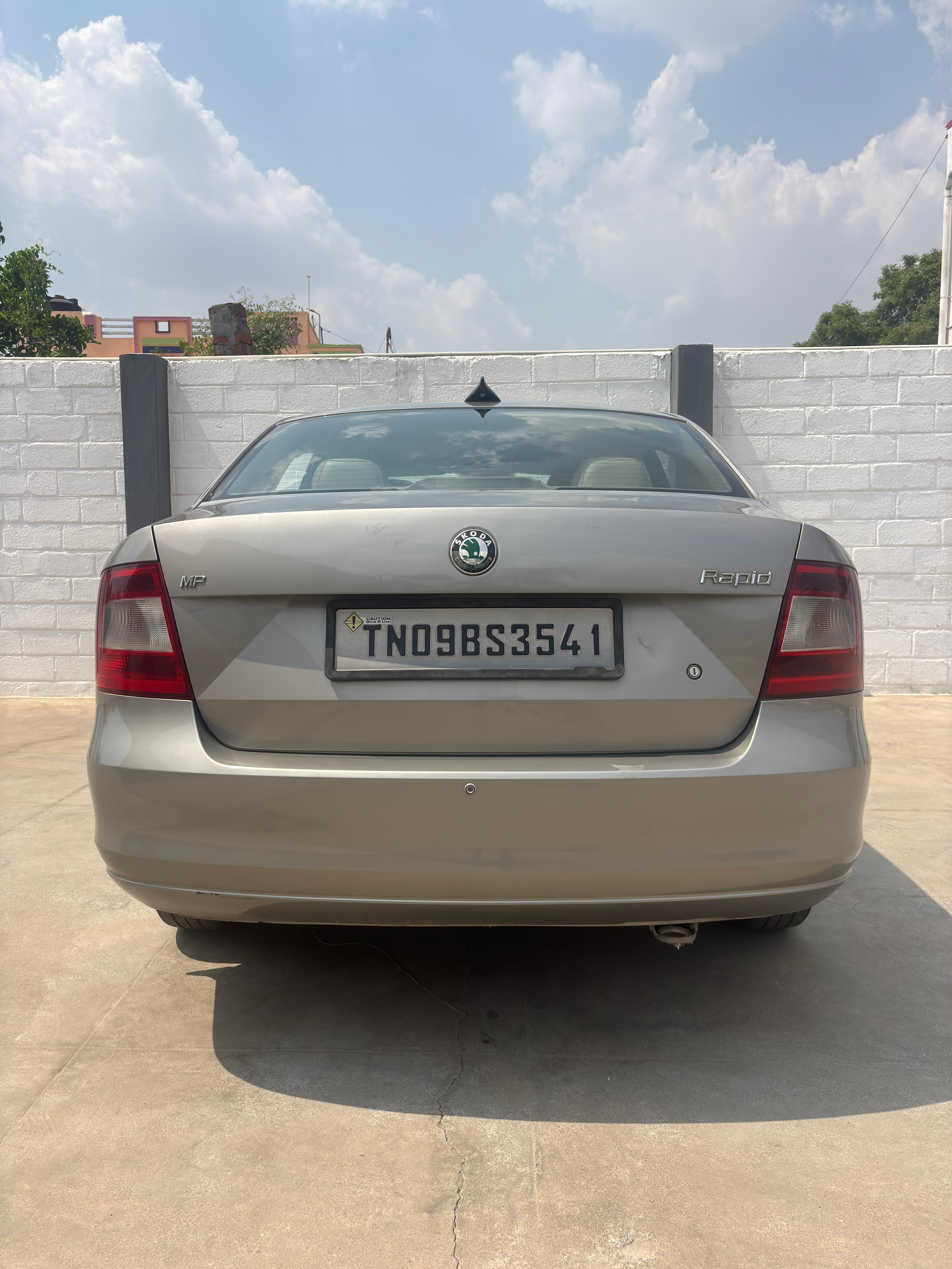 Skoda Rapid - Image 2