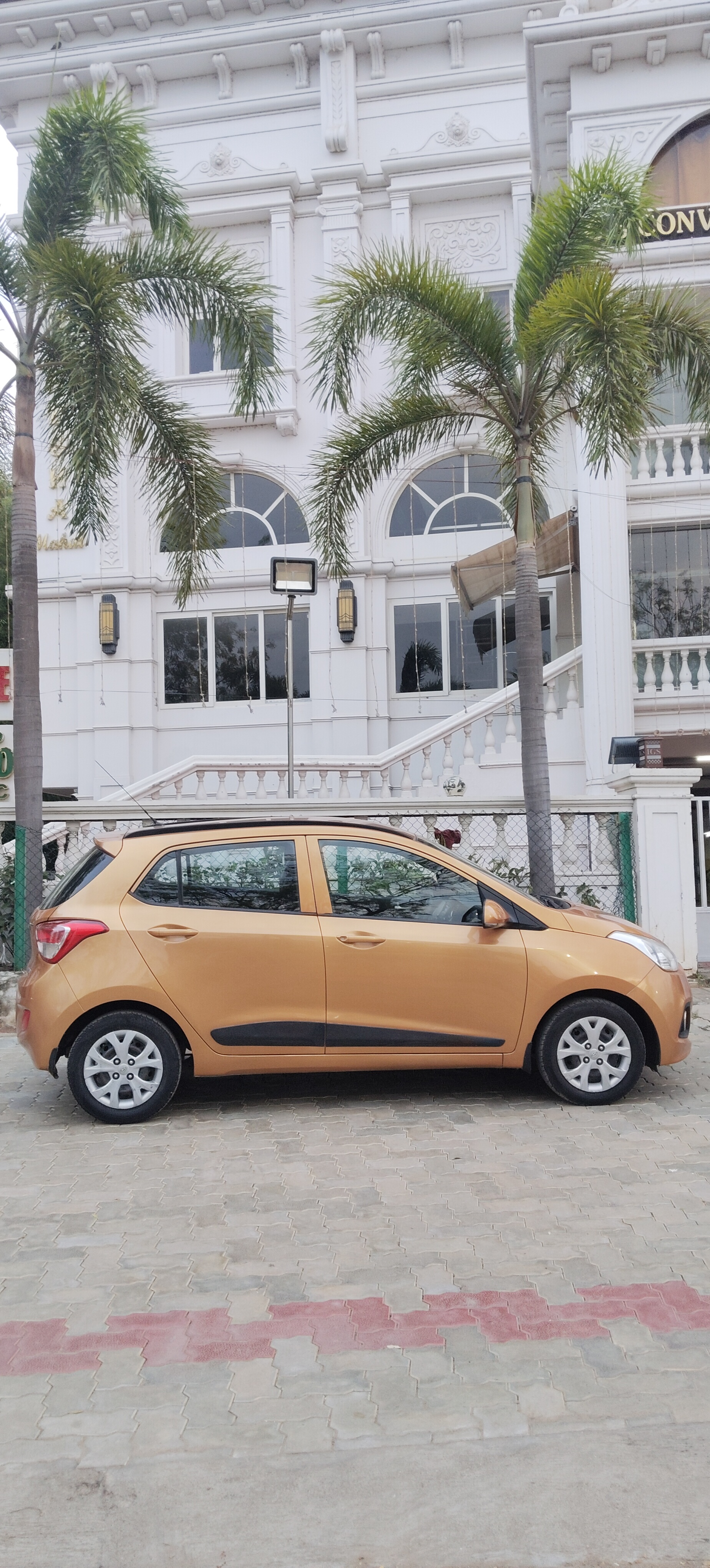 Hyundai i20 - Image 2