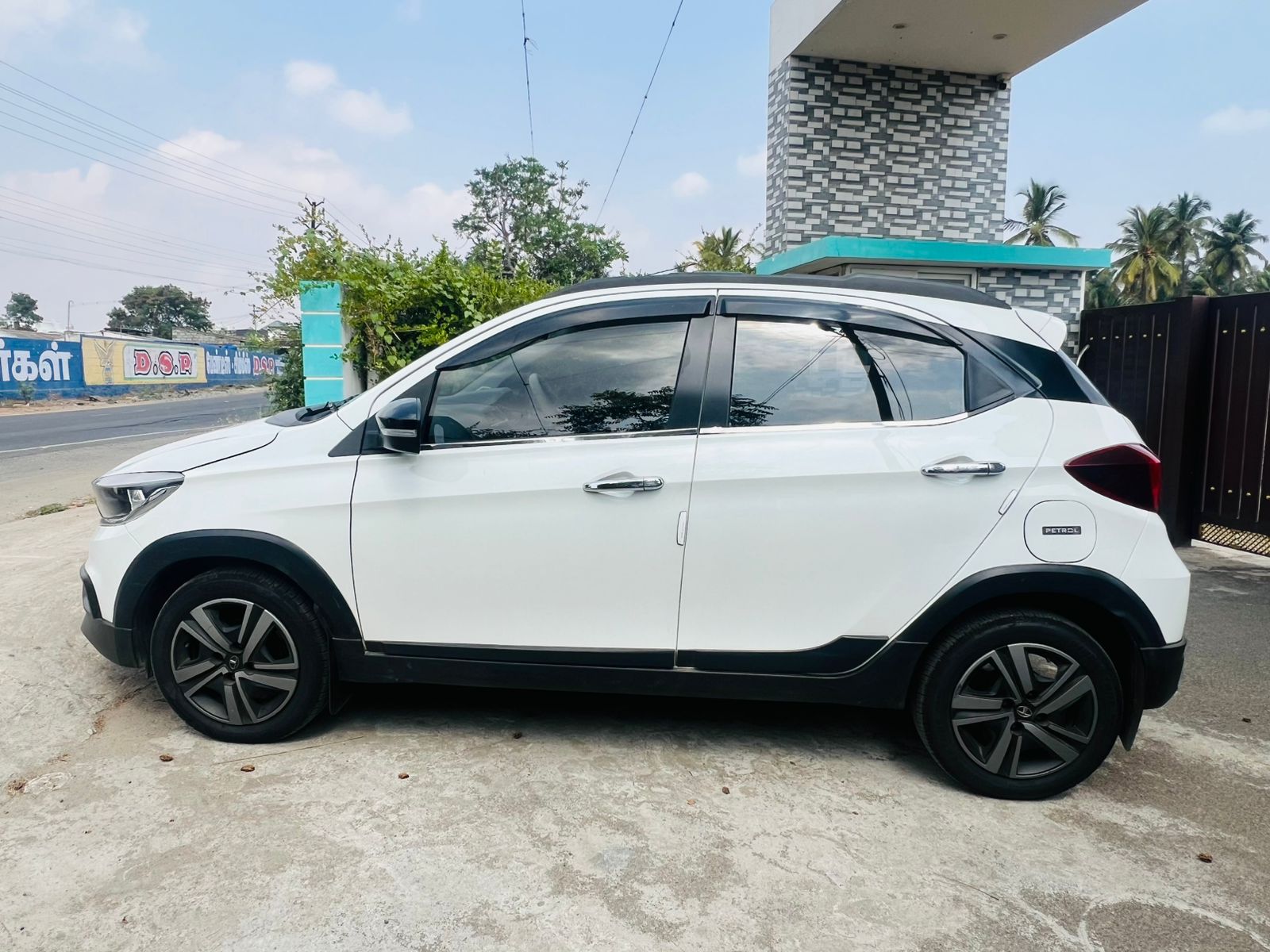 Tata Tiago - Image 13