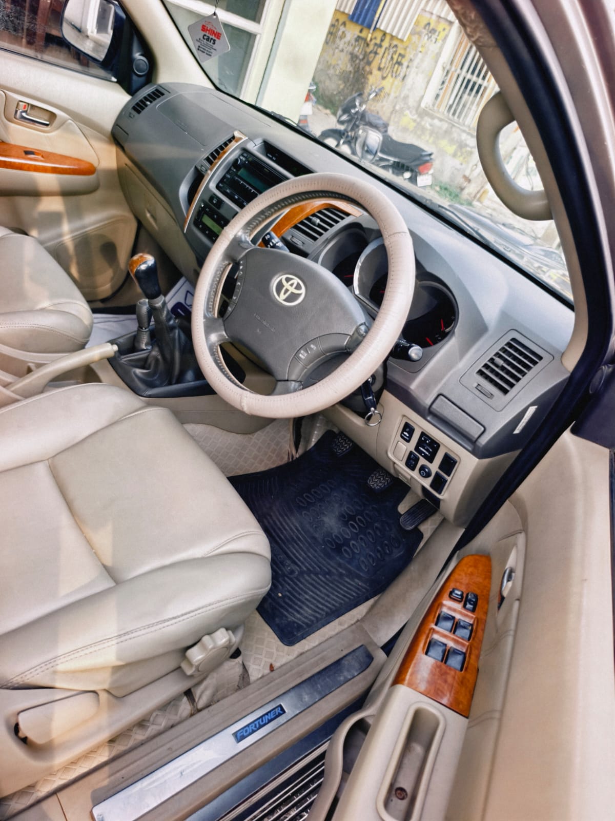 Toyota Fortuner - Image 14