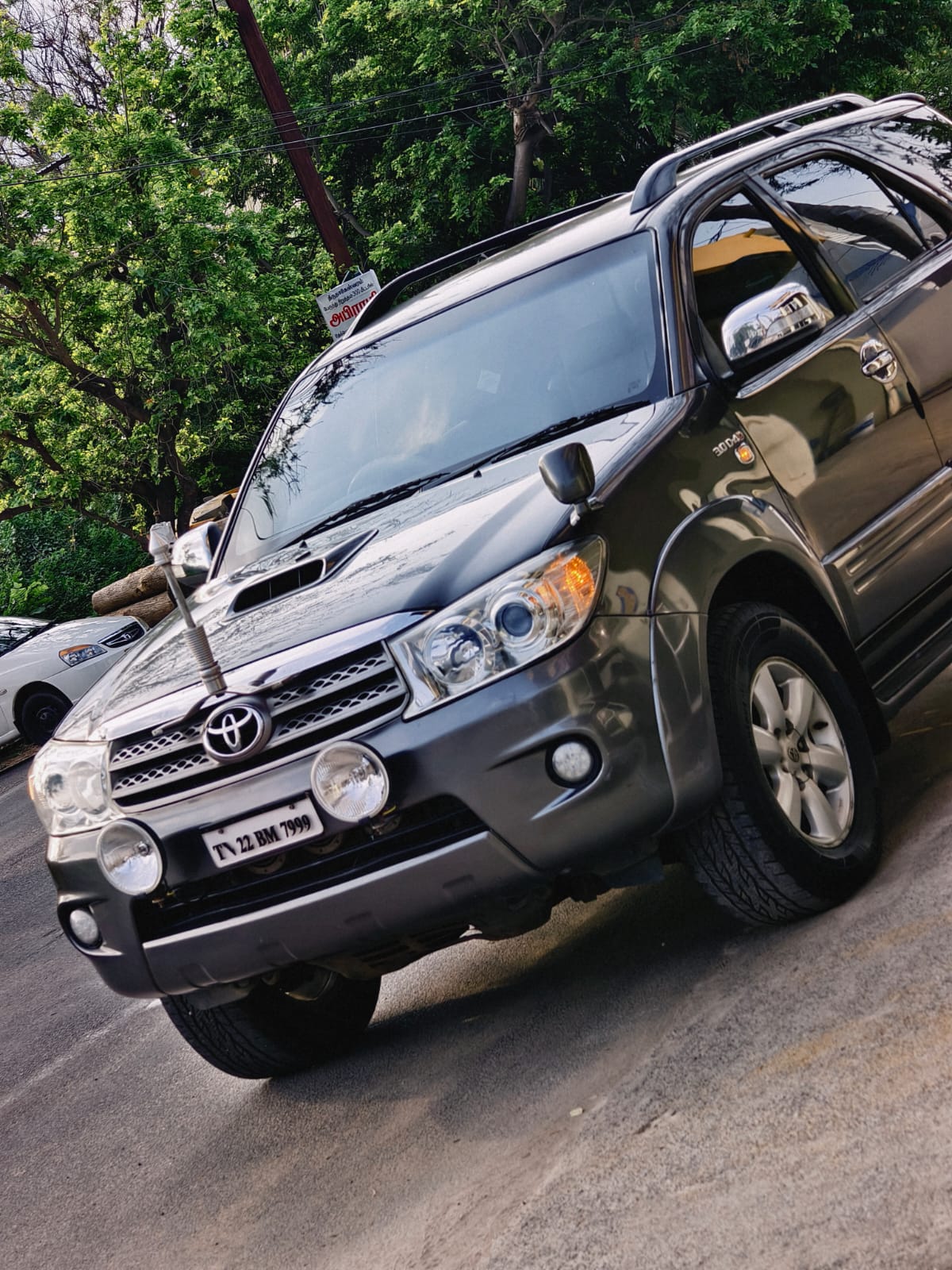 Toyota Fortuner - Image 3