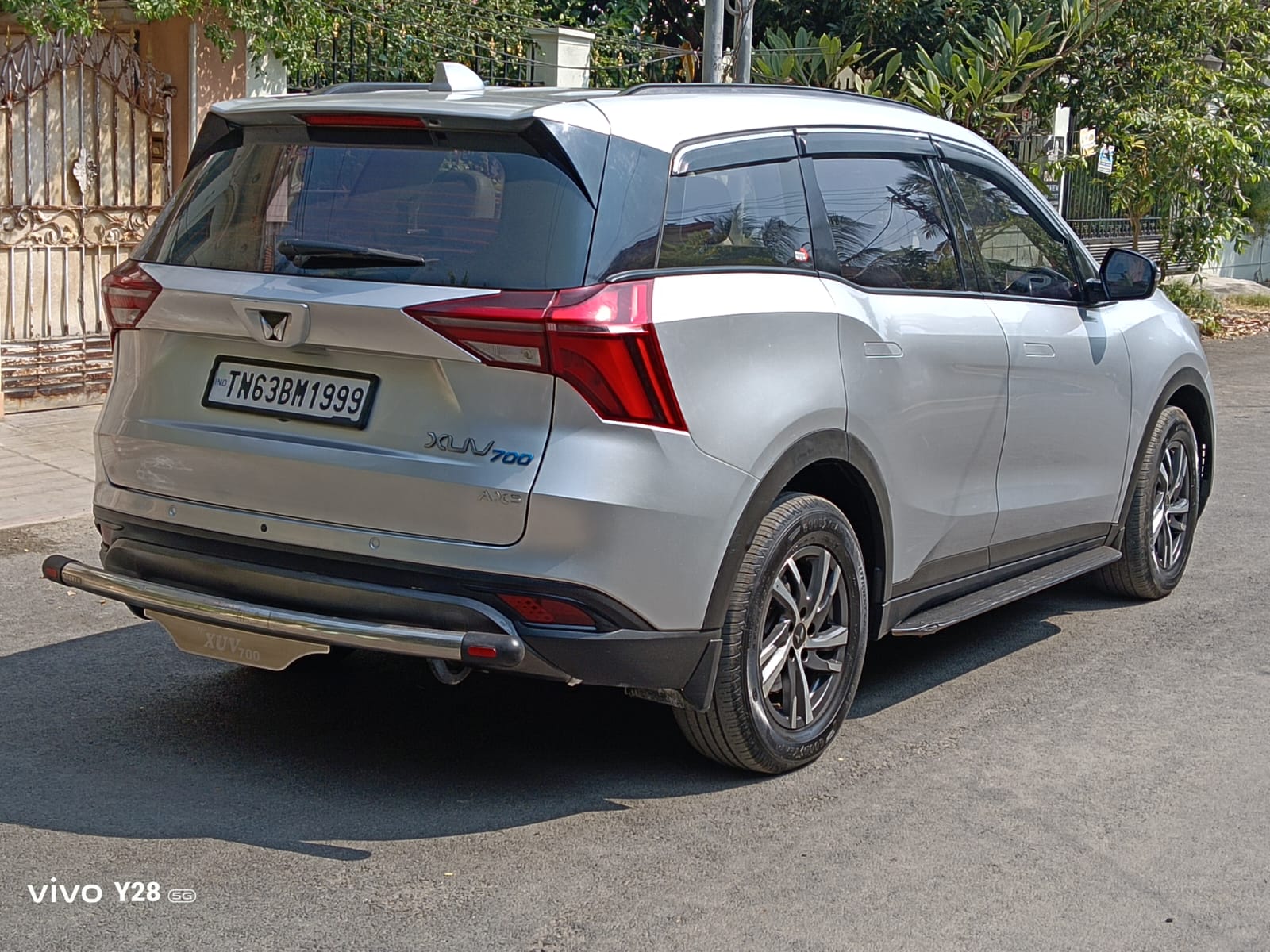 Mahindra XUV700 - Image 4