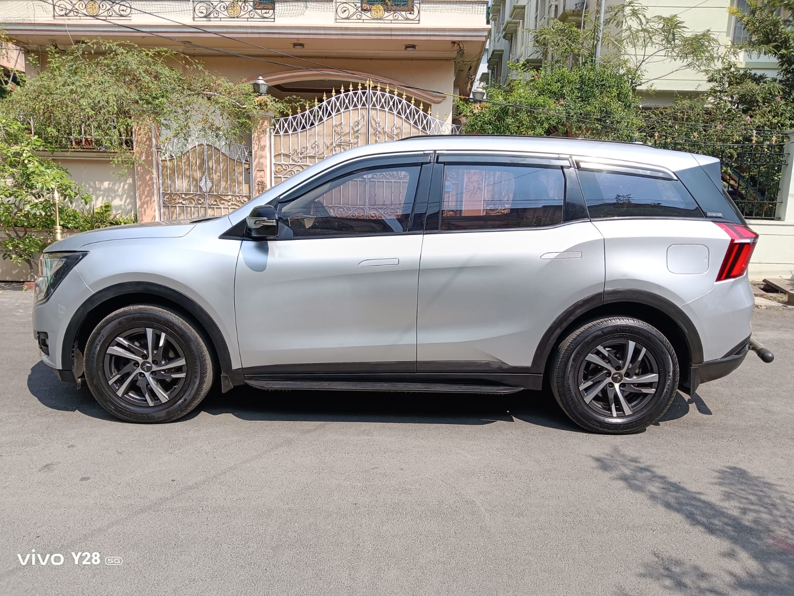 Mahindra XUV700 - Image 5