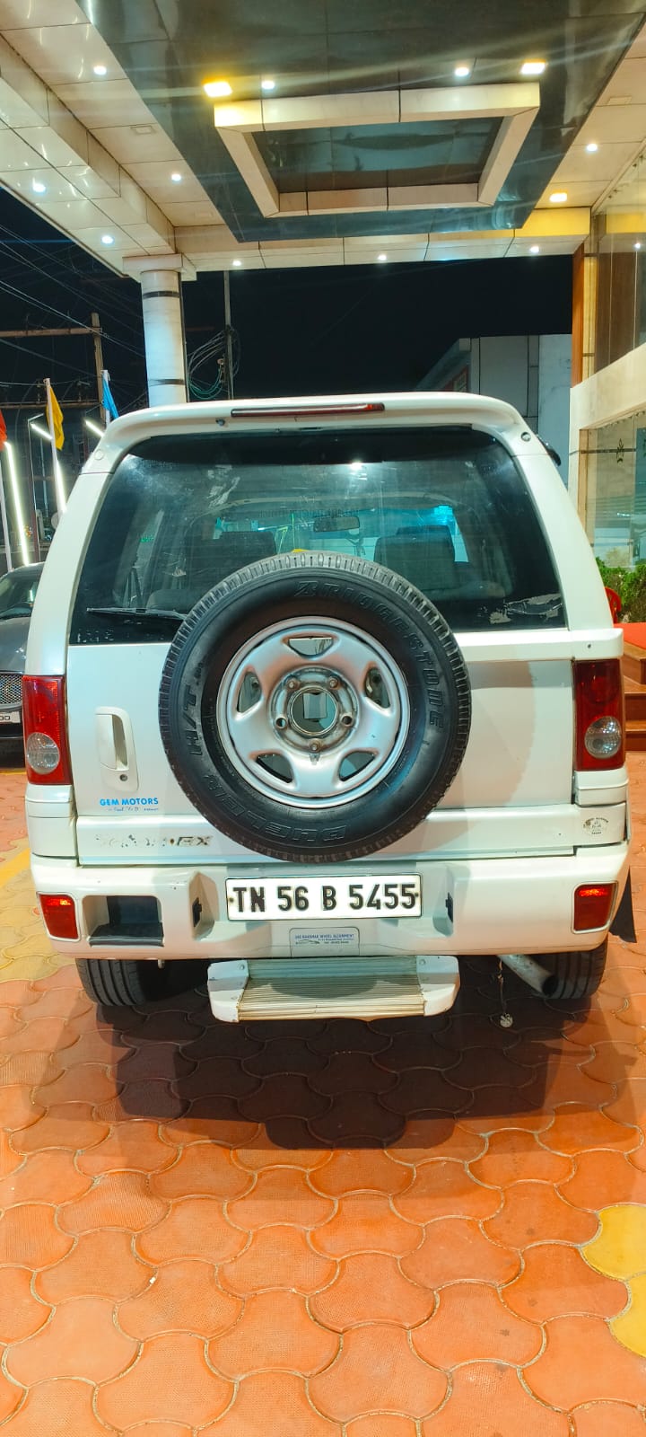 Tata Safari - Image 4