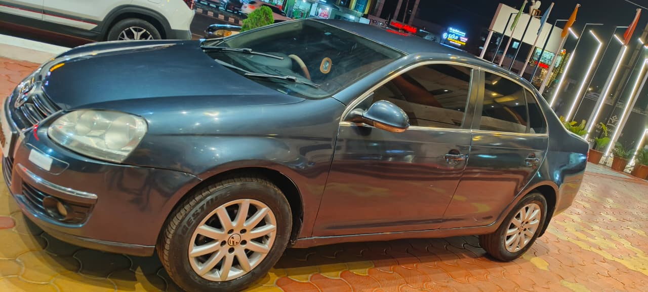 Volkswagen Jetta - Image 2