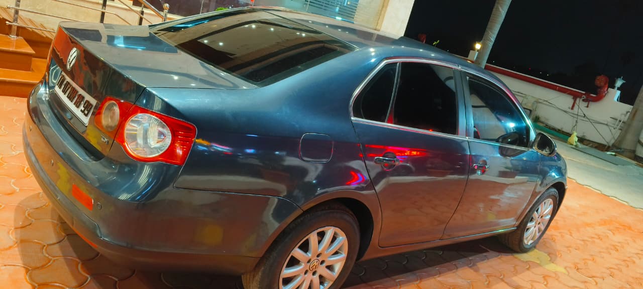 Volkswagen Jetta - Image 4