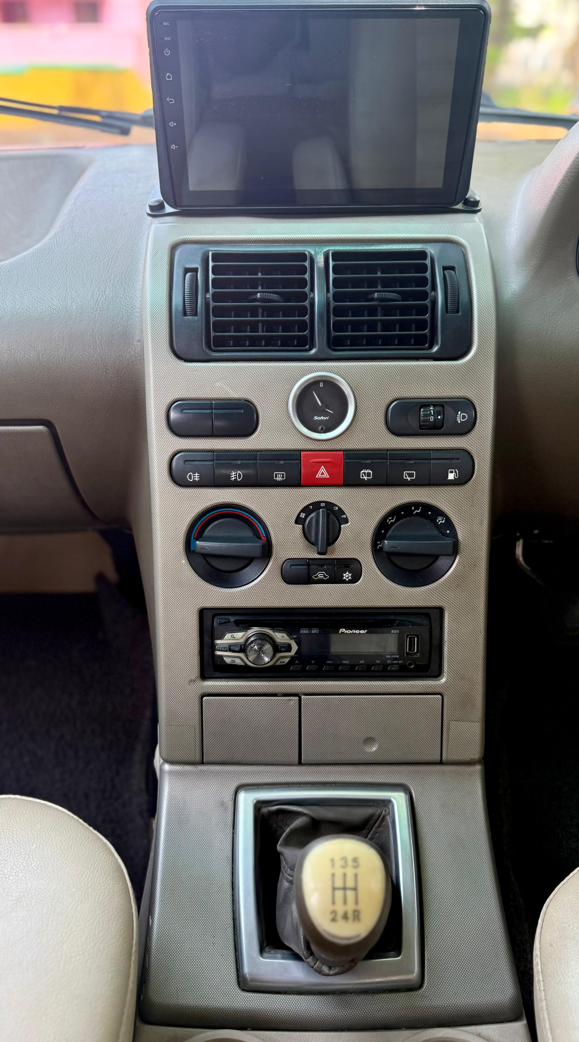 Tata Safari - Image 11