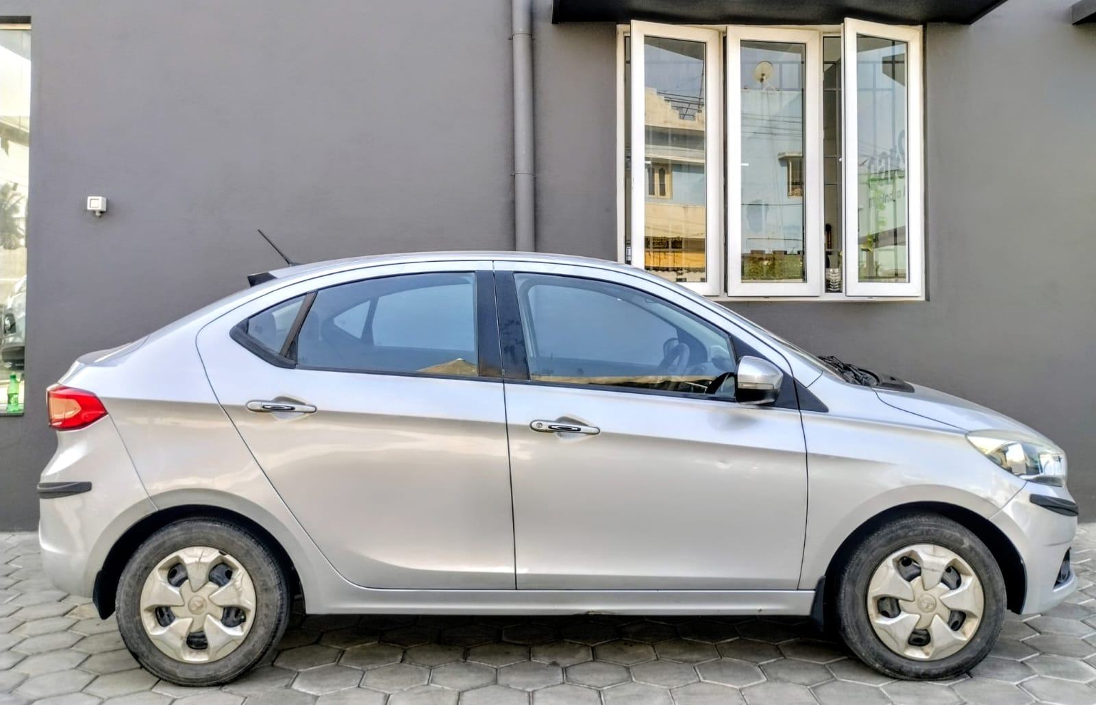 Tata Tigor - Image 4