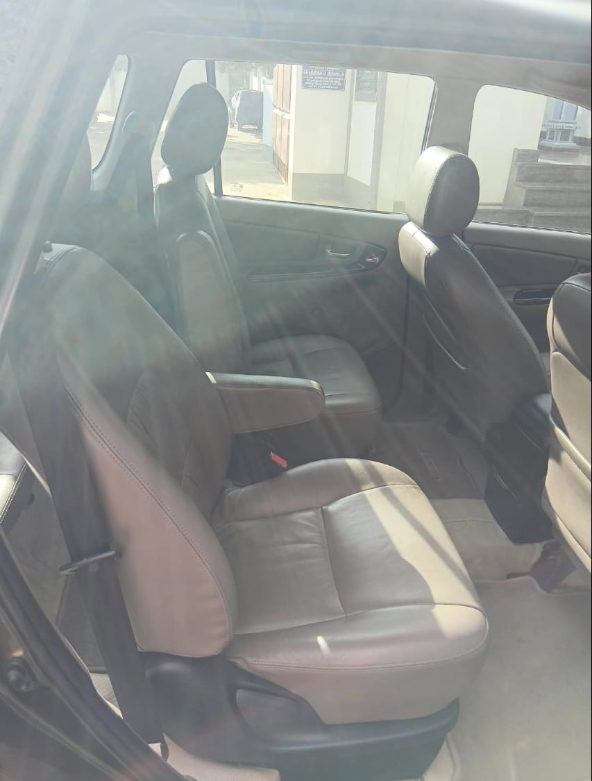 Toyota Innova - Image 6