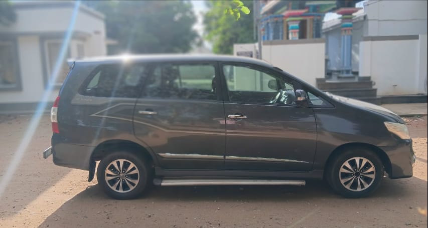 Toyota Innova - Image 3