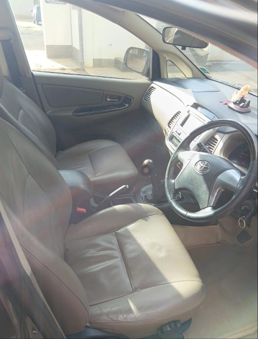 Toyota Innova - Image 7