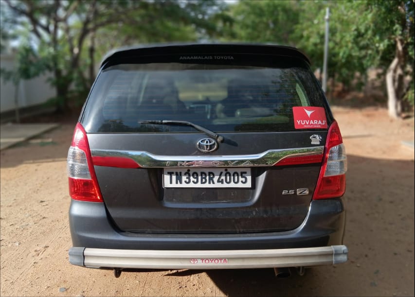 Toyota Innova - Image 2