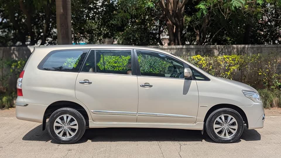 Toyota Innova - Image 3