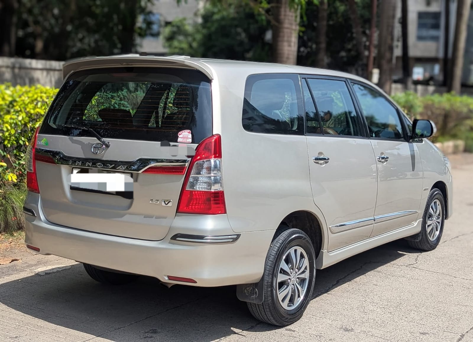 Toyota Innova - Image 4