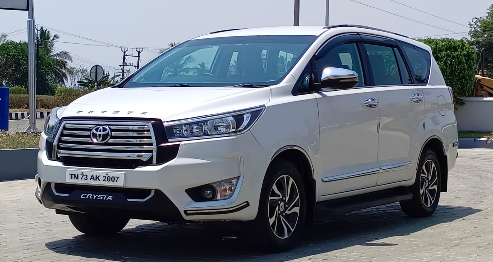Toyota Innova Crysta - Image 2