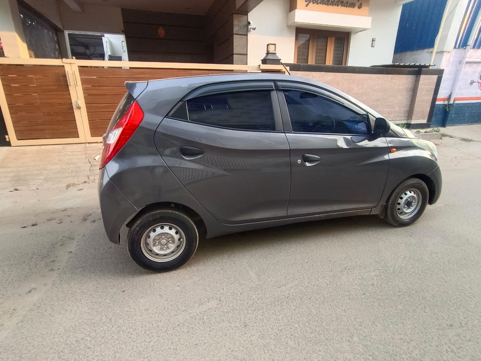 Hyundai Eon