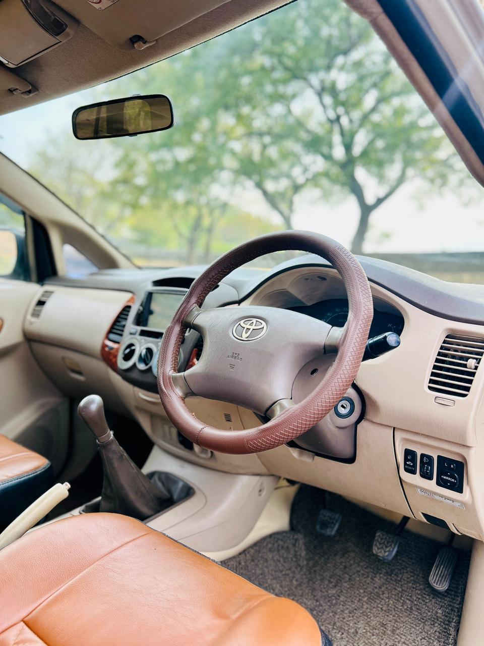 Toyota Innova - Image 7