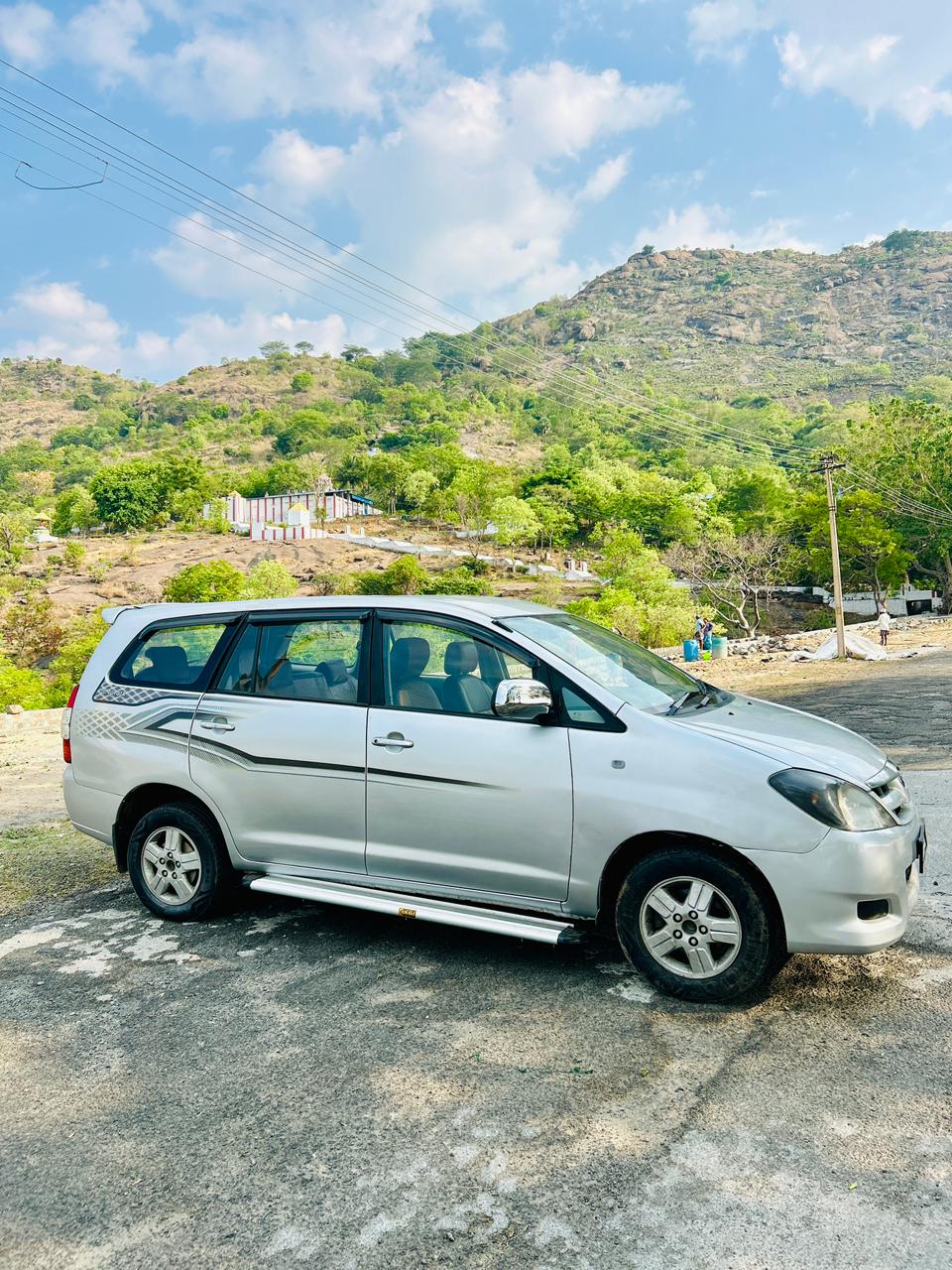 Toyota Innova - Image 3