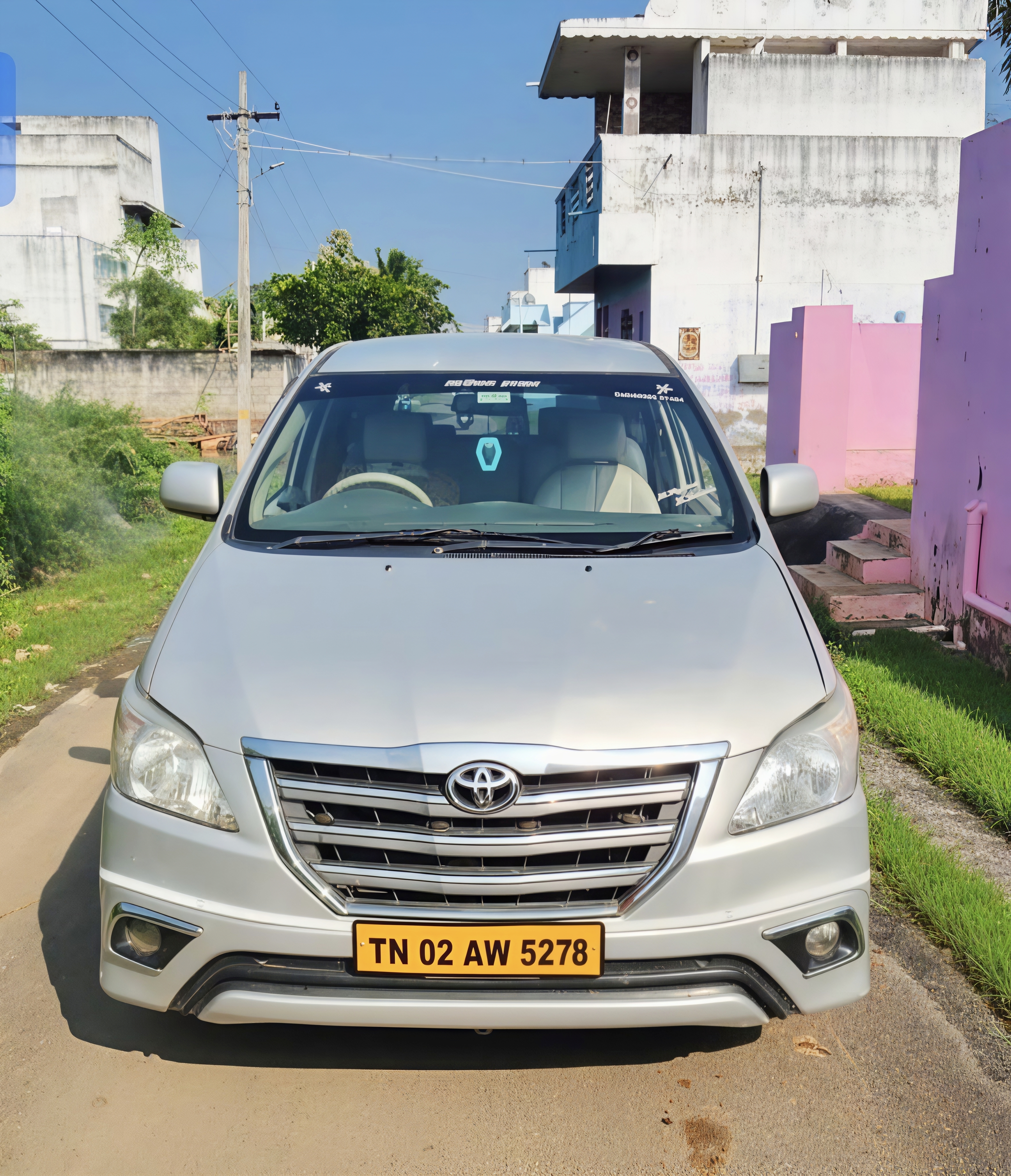 Toyota Innova - Image 2