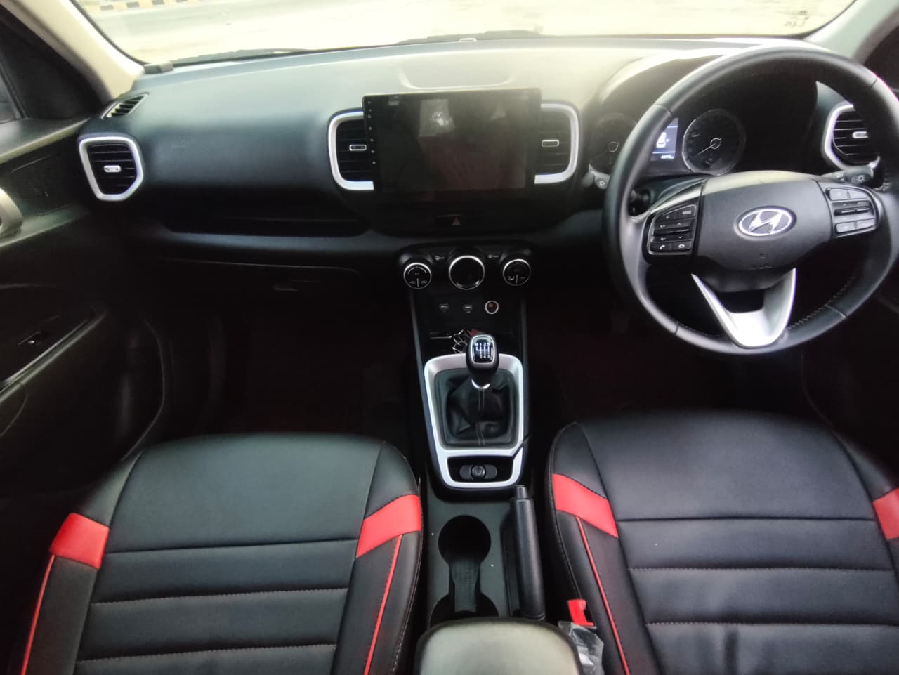 Hyundai Venue - Image 8