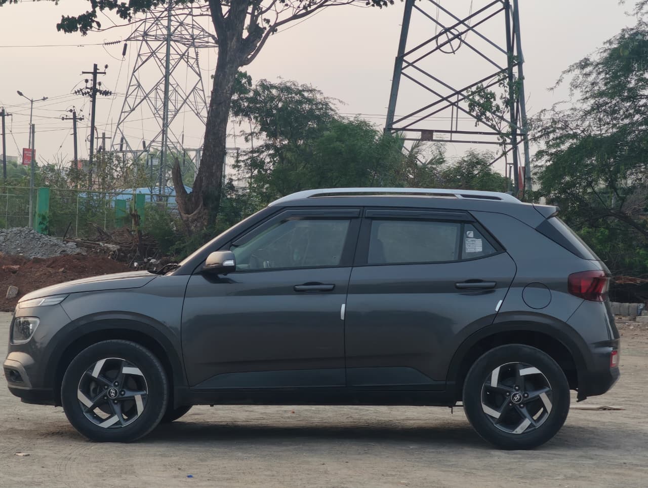 Hyundai Venue - Image 3