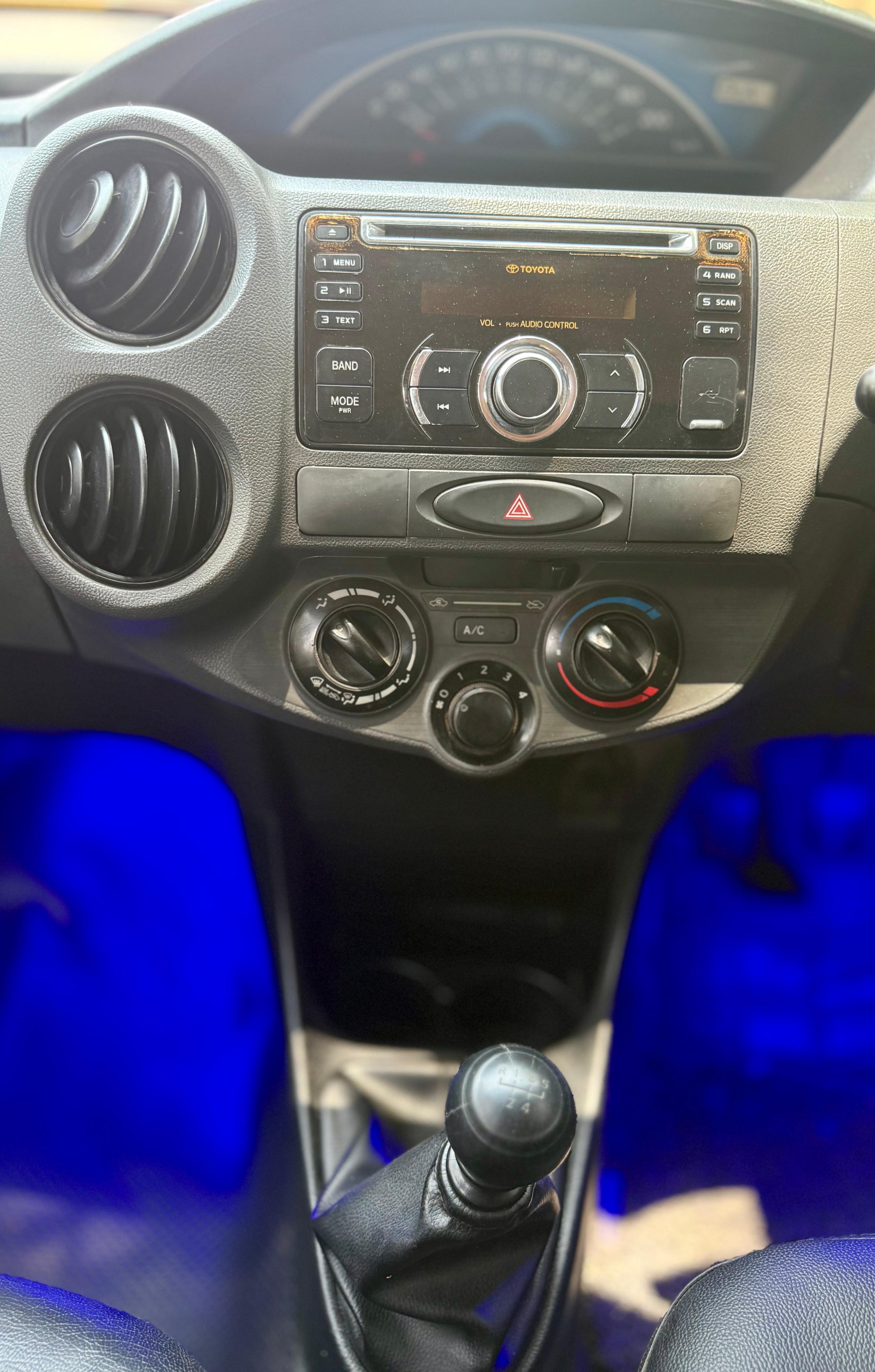 Toyota Etios Liva - Image 6