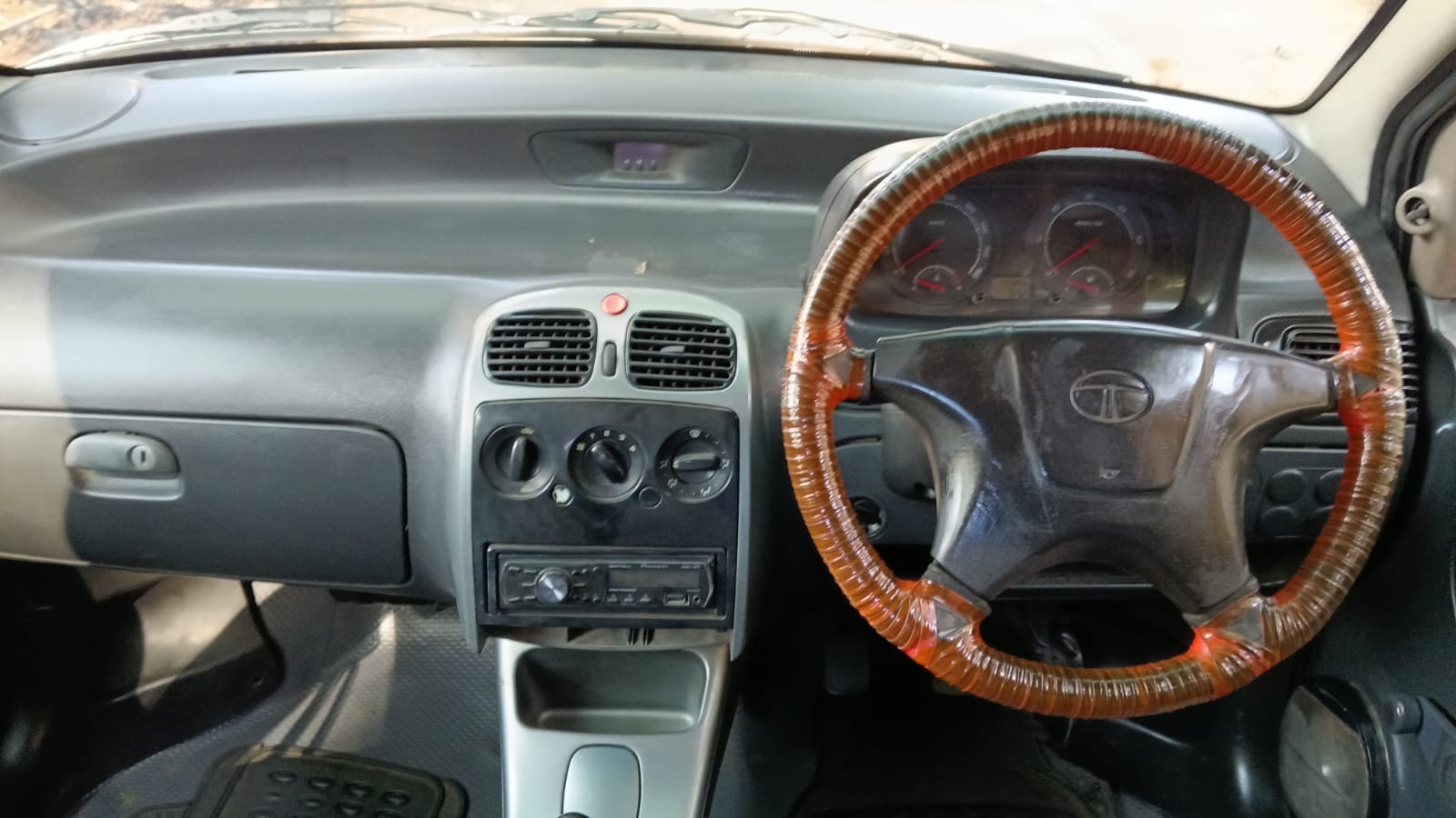 Tata Indica - Image 5