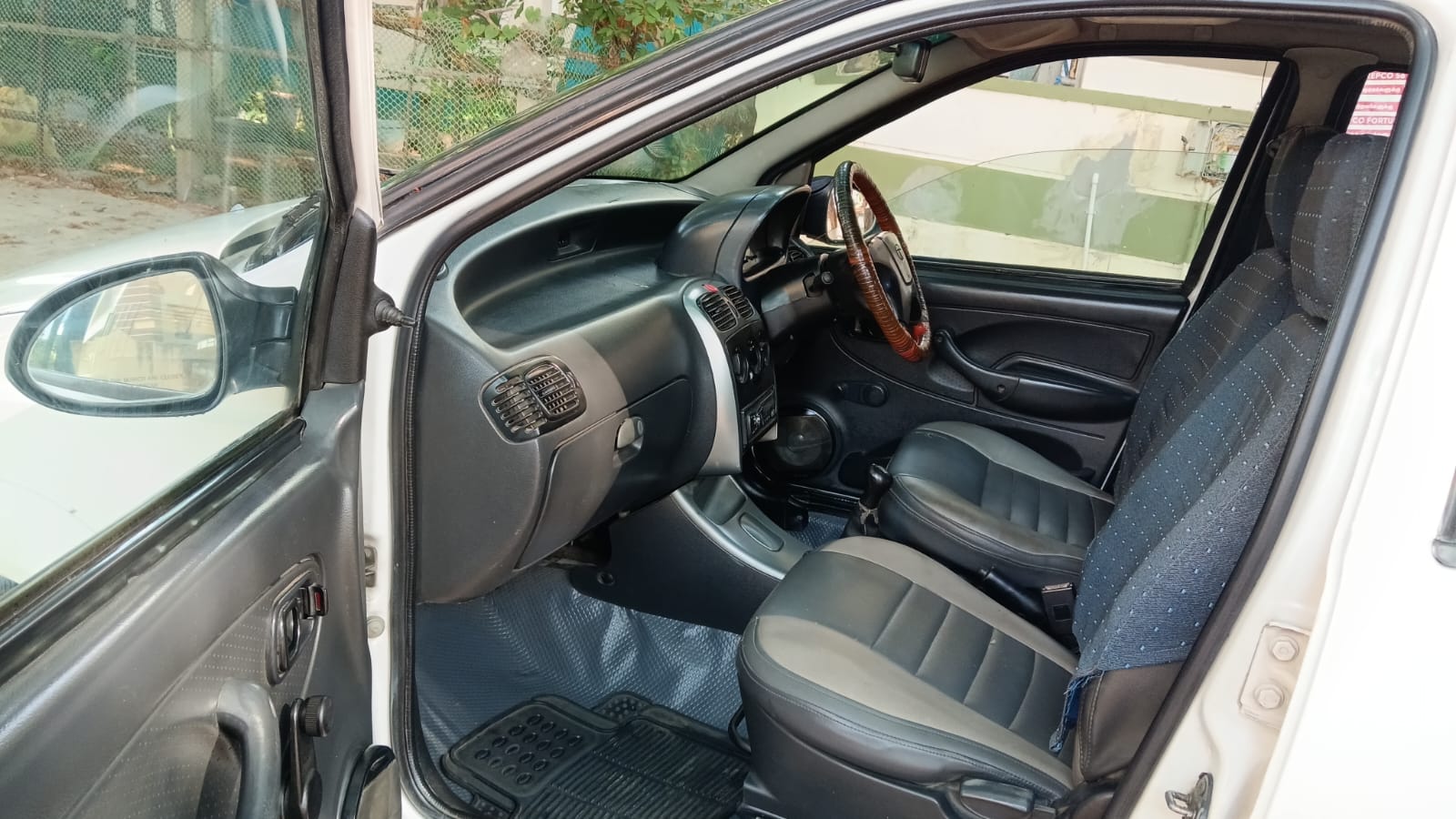 Tata Indica - Image 8