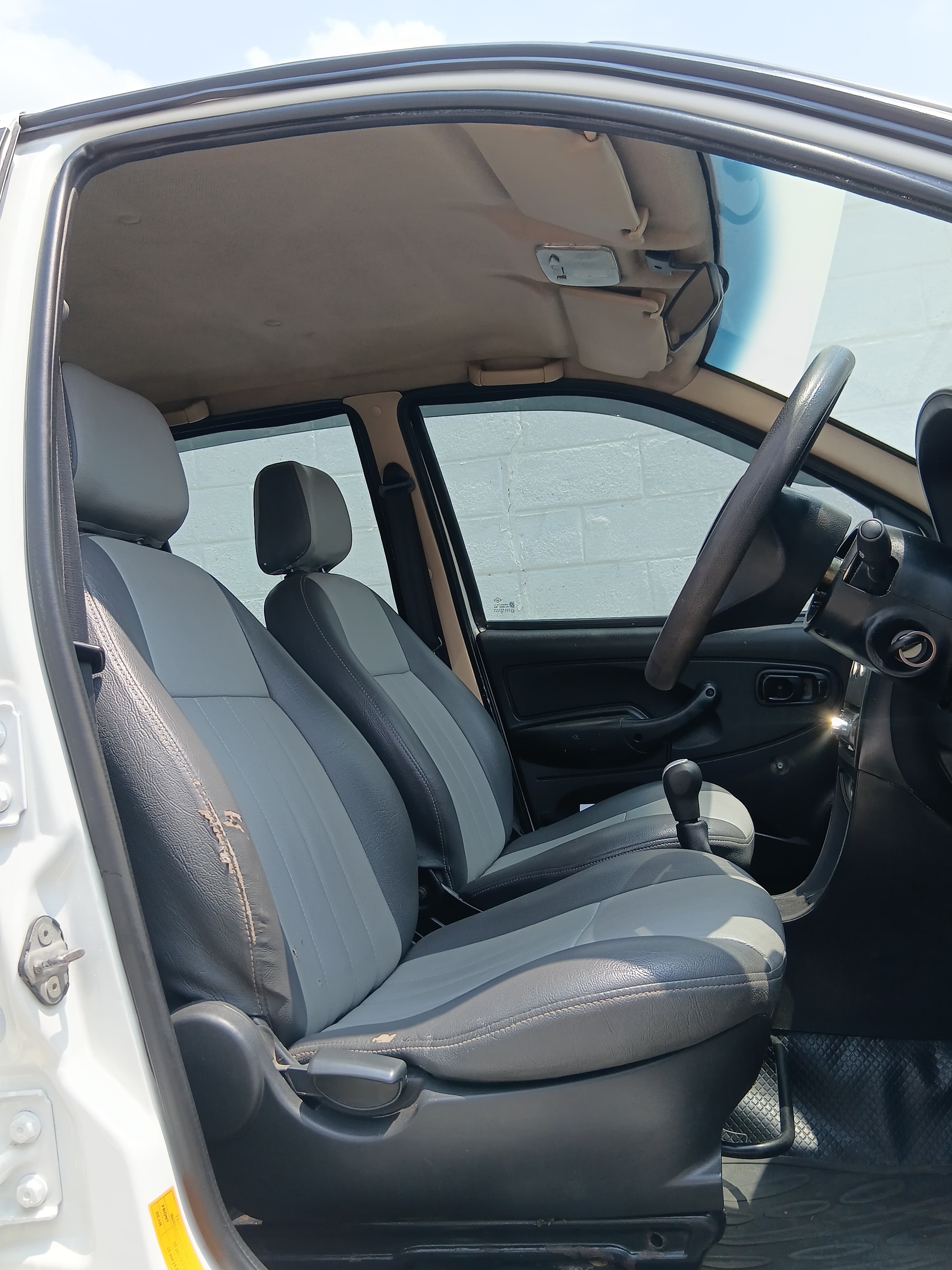 Tata Indica V2 - Image 6