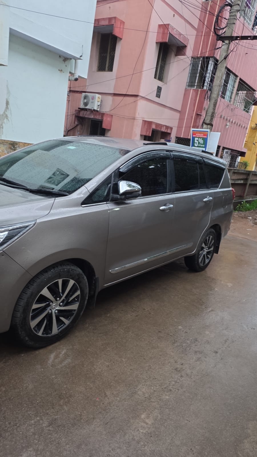 Toyota Innova Crysta - Image 3